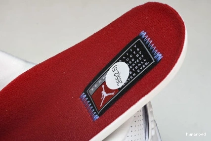 Hyperoad WHITE RETRO 3 “UNC” JORDAN AIR 0829